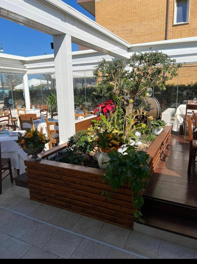Villa Pisola Fiumicino Airport - Seafront Eksteriør bilde